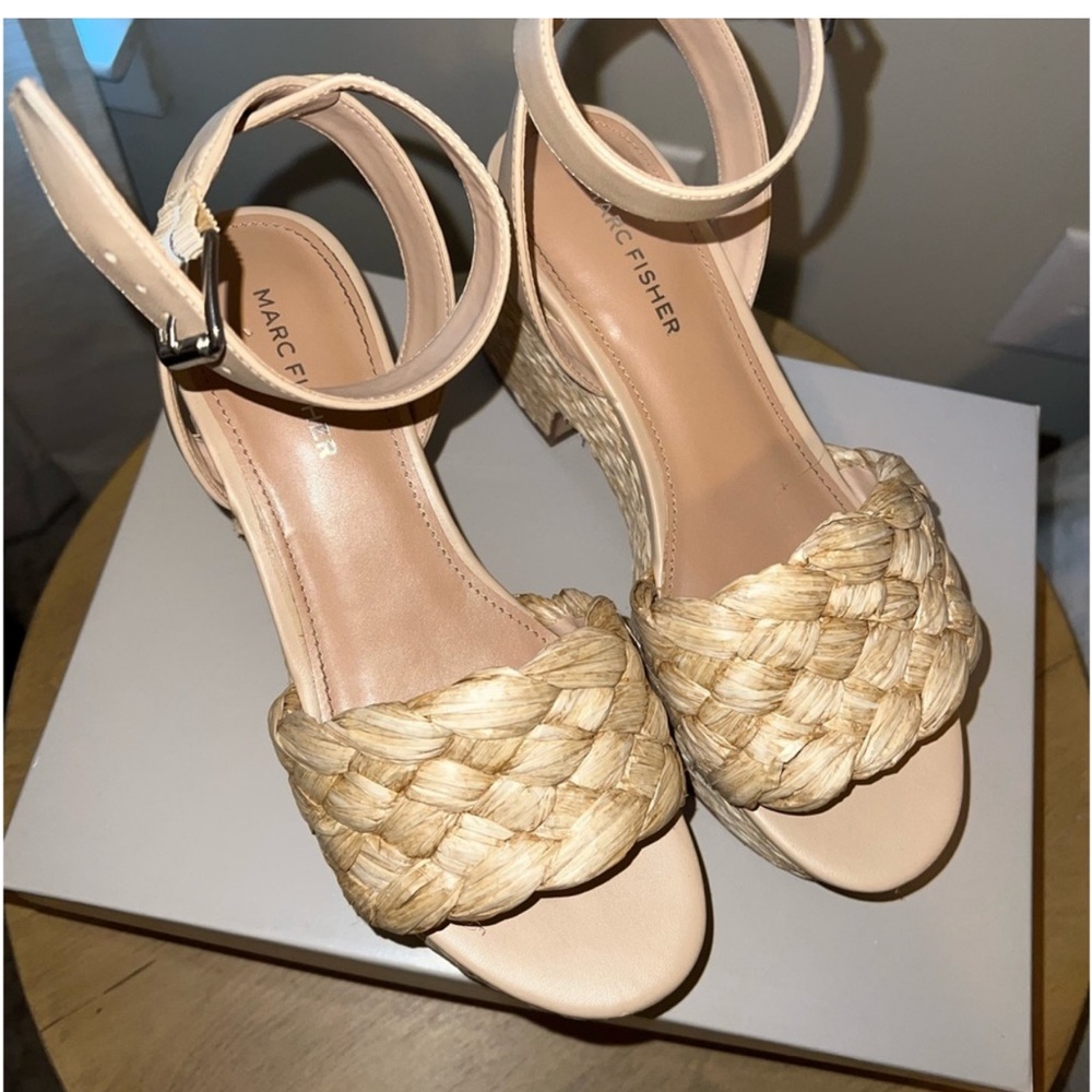 Marc Fisher Wicker Platform Sandals 7.5